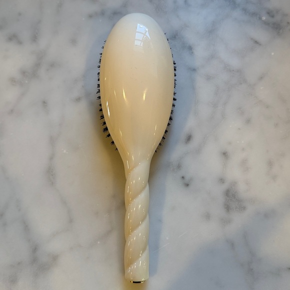 La Bonne Brosse No. 1 Hair Brush, Detangling Comb & Pouch - Picture 10 of 10